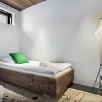 The Lakeview By Hilla Apartament