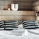 The Lakeview By Hilla Apartament