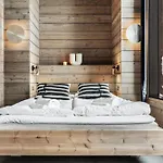 The Lakeview By Hilla Apartament