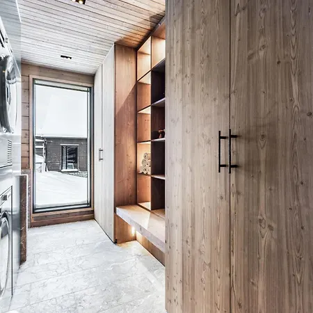 The Lakeview By Hilla Apartman